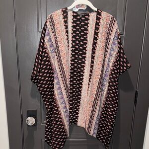 Women's Black and Pink Patterned Kimono